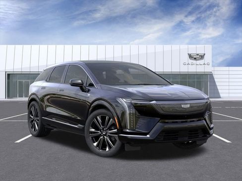 New 2026 Cadillac Optiq Luxury 2 w/ LPO, Floor Liner Package AWD/4WD image 7