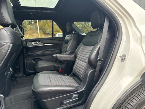 Certified 2025 Ford Explorer ST-Line w/ Premium Package image 22