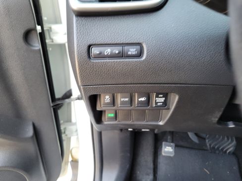 Used 2016 Nissan Rogue SL FWD image 23