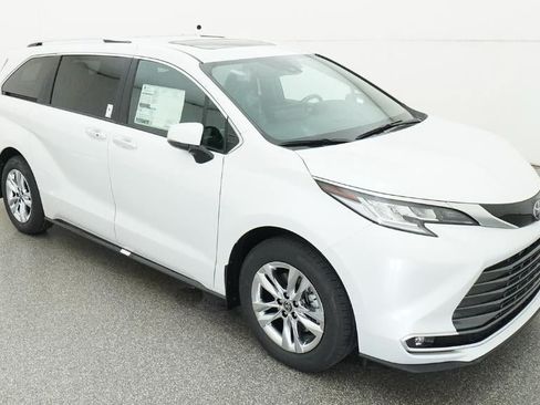 New 2026 Toyota Sienna Limited FWD image 13