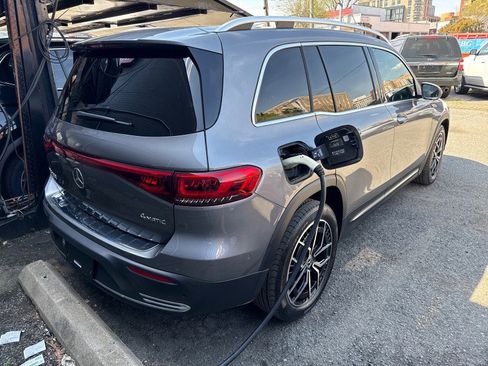 Used 2022 Mercedes-Benz EQB 300 4MATIC image 4