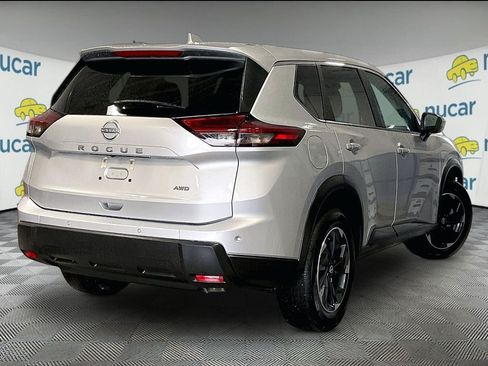 Used 2025 Nissan Rogue SV AWD/4WD image 6