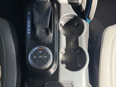 Used 2024 Ford Bronco Black Diamond AWD/4WD image 17