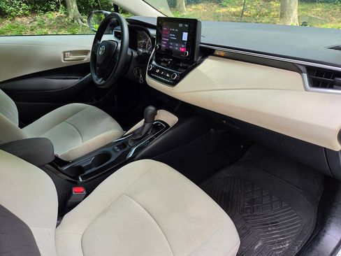 Used 2022 Toyota Corolla LE FWD image 9