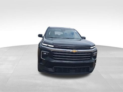 Used 2025 Chevrolet Traverse LT image 5