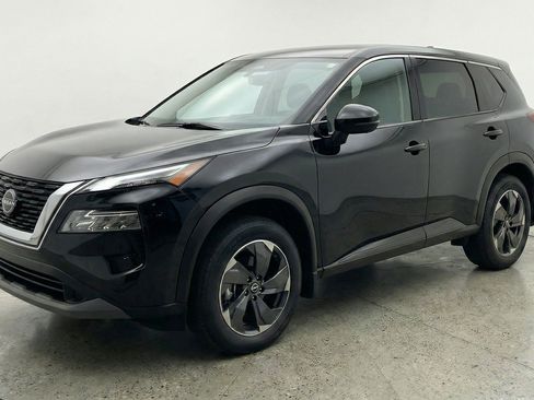 Used 2025 Nissan Rogue SV AWD/4WD image 3