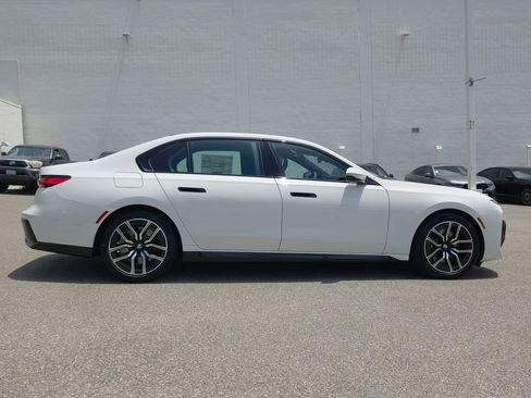 New 2026 BMW 740i RWD image 3