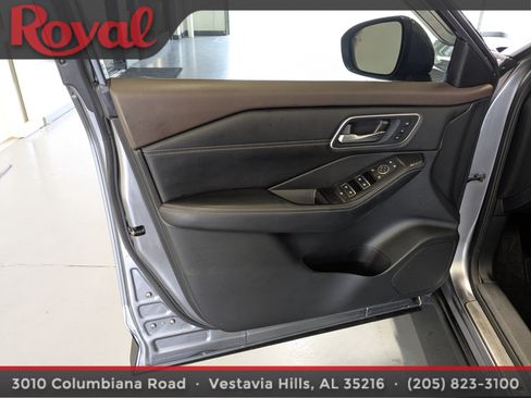 Used 2022 Nissan Rogue SV w/ SV Premium Package FWD image 17