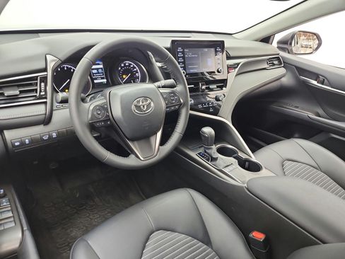 Used 2024 Toyota Camry SE w/ Convenience Package FWD image 14