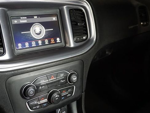 Used 2019 Dodge Charger SXT w/ Blacktop Package image 18