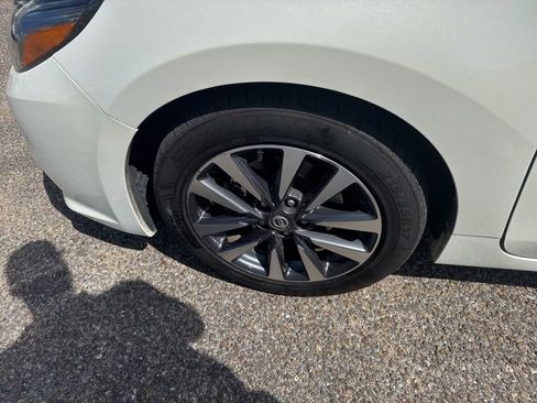 Used 2016 Nissan Altima 2.5 SL w/ 2.5 Technology w/LED Package image 20