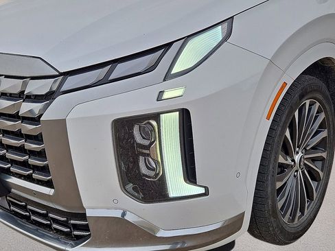 Used 2023 Hyundai Palisade Calligraphy FWD image 9