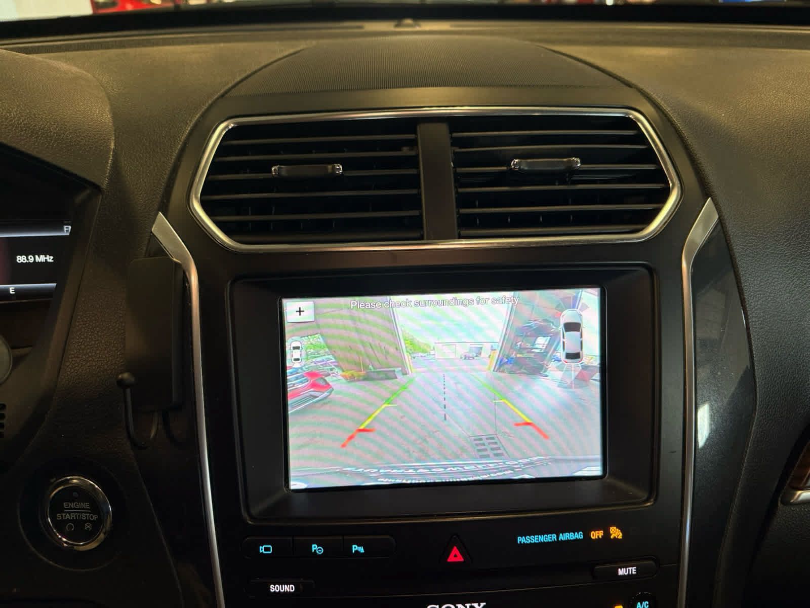 Used 2019 Ford Explorer Limited w/ Limited Luxury Package AWD/4WD image 17