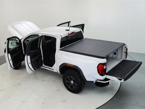 Used 2024 GMC Canyon Elevation image 16