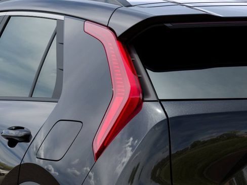 New 2026 Kia Niro LX FWD image 11