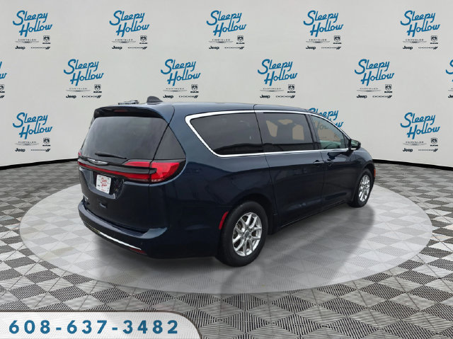 Used 2025 Chrysler Pacifica Select FWD image 5