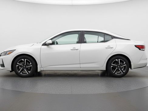 Used 2025 Nissan Sentra SV FWD image 5