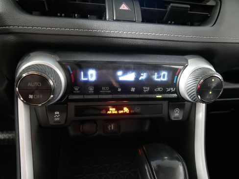 Used 2023 Toyota RAV4 XLE AWD/4WD image 23