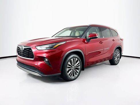Used 2020 Toyota Highlander Platinum AWD/4WD image 3