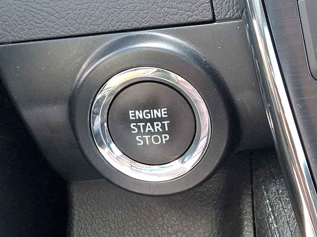 Used 2012 Toyota Camry SE w/ Leather Pkg FWD image 23