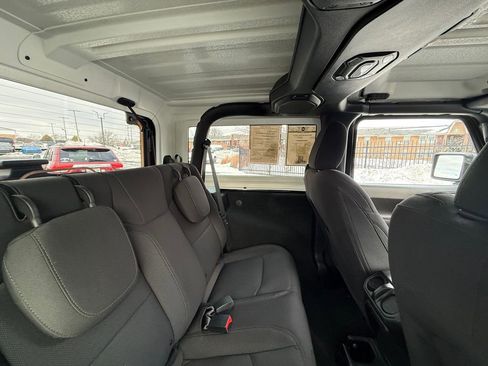 Used 2022 Jeep Wrangler Sport S image 16