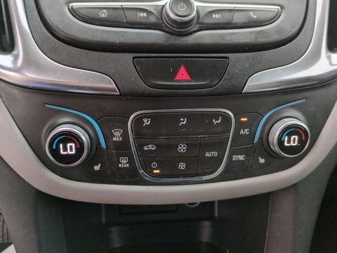 Used 2021 Chevrolet Equinox LT w/ Driver Convenience Package FWD image 25
