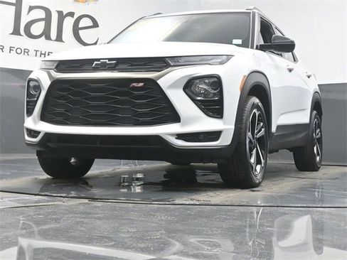 Used 2023 Chevrolet TrailBlazer RS w/ Sun and Liftgate Package image 4