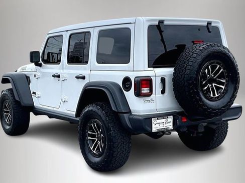 Used 2024 Jeep Wrangler Willys image 4