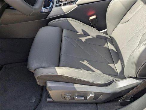 Used 2025 BMW X3 xDrive30i w/ Convenience Package image 4