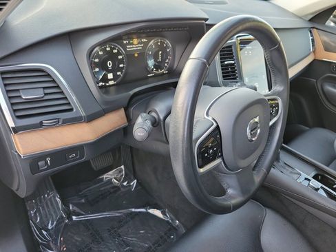 Used 2022 Volvo XC90 T6 Momentum w/ Protection Package Premier image 17