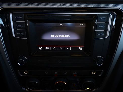 Used 2017 Volkswagen Passat 1.8T S image 21