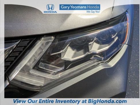 Used 2017 Nissan Rogue SL w/ SL Premium Package FWD image 10