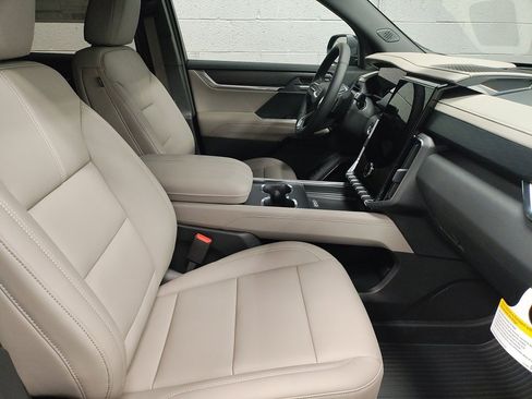 New 2026 GMC Acadia Elevation w/ Elevation Premium Package image 7