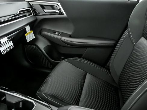 New 2025 Mitsubishi Outlander ES image 24