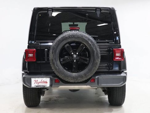 Used 2022 Jeep Wrangler Unlimited Sahara AWD/4WD image 6