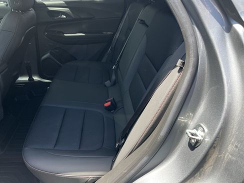 Used 2023 Chevrolet TrailBlazer RS FWD image 17