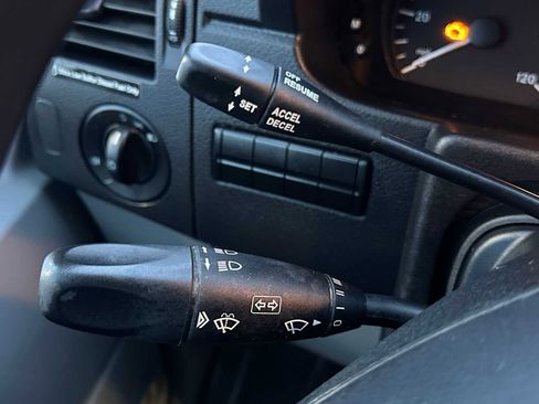 Used 2015 Freightliner Sprinter 2500 image 31