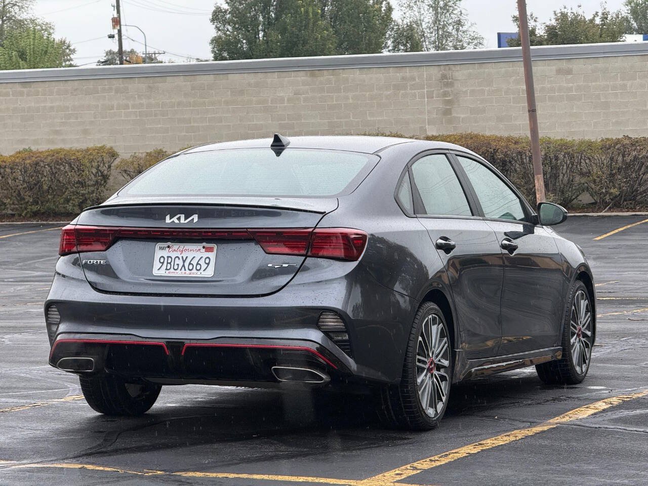 Used 2022 Kia Forte GT w/ GT Technology Package FWD image 5