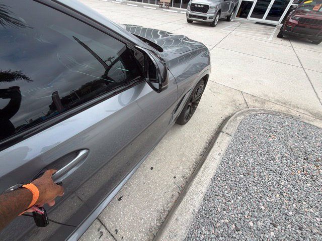 Used 2024 BMW X6 M60i AWD/4WD image 29