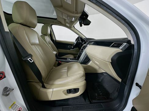 Used 2018 Land Rover Discovery Sport HSE AWD/4WD image 32