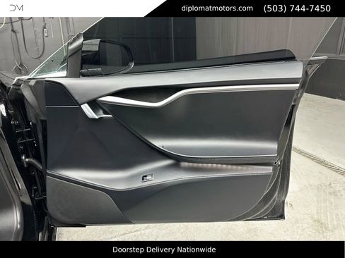 Used 2020 Tesla Model S Performance image 24