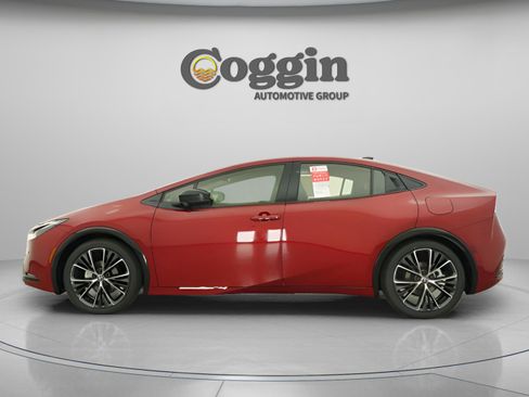 New 2026 Toyota Prius XLE image 7