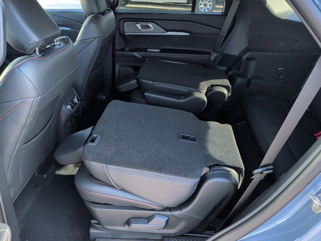 New 2026 Ford Explorer ST-Line w/ ST-Line Street Pack RWD image 37