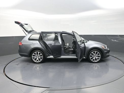 Used 2018 Volkswagen Golf Alltrack SEL AWD/4WD image 39