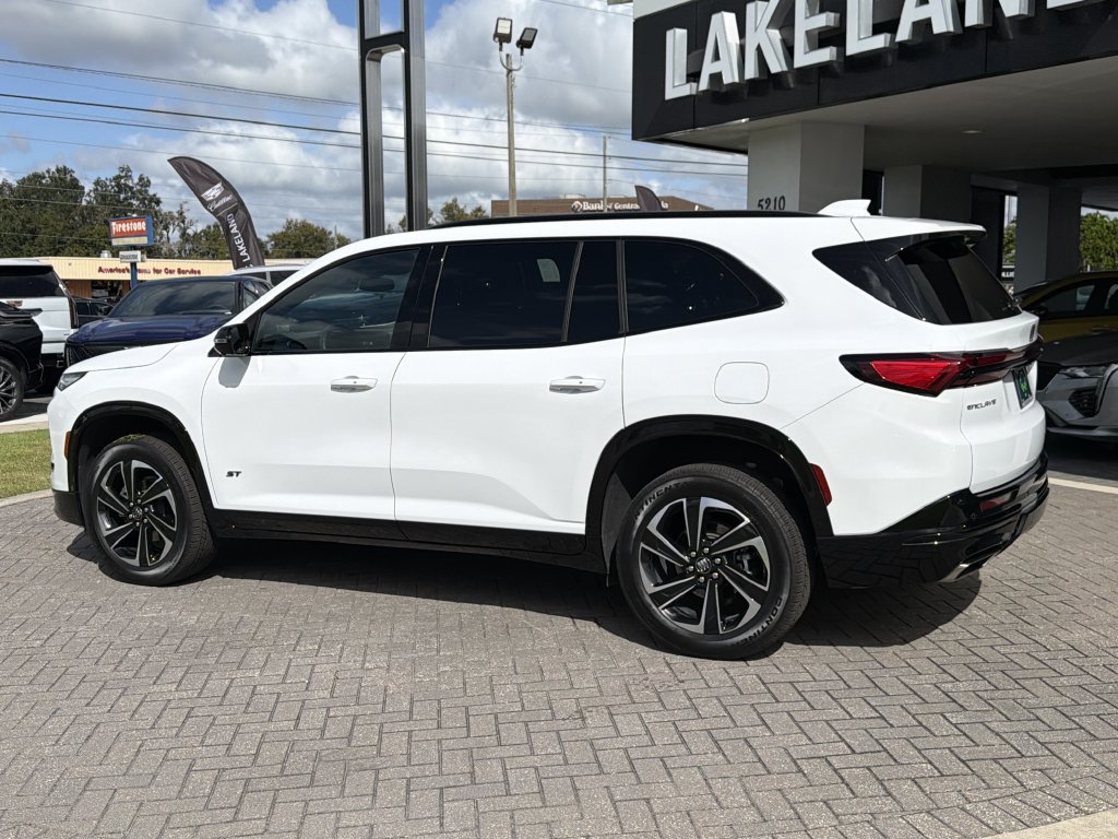 Certified 2025 Buick Enclave Sport Touring w/ Trailering Package, 5000 lbs. FWD image 3