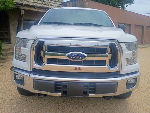Used 2017 Ford F150 XLT w/ Equipment Group 301A Mid AWD/4WD image 3