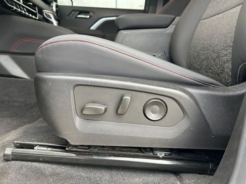 Used 2023 Chevrolet Colorado Z71 w/ Z71 Convenience Package 2 image 17