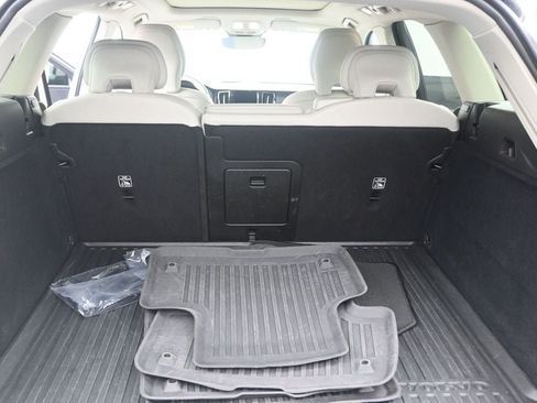 Used 2024 Volvo XC60 B5 Plus w/ Protection Package Premier AWD/4WD image 17