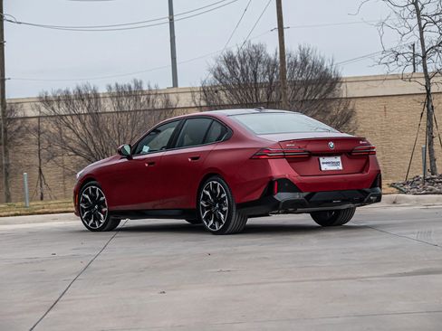 Certified 2024 BMW 540i xDrive image 3