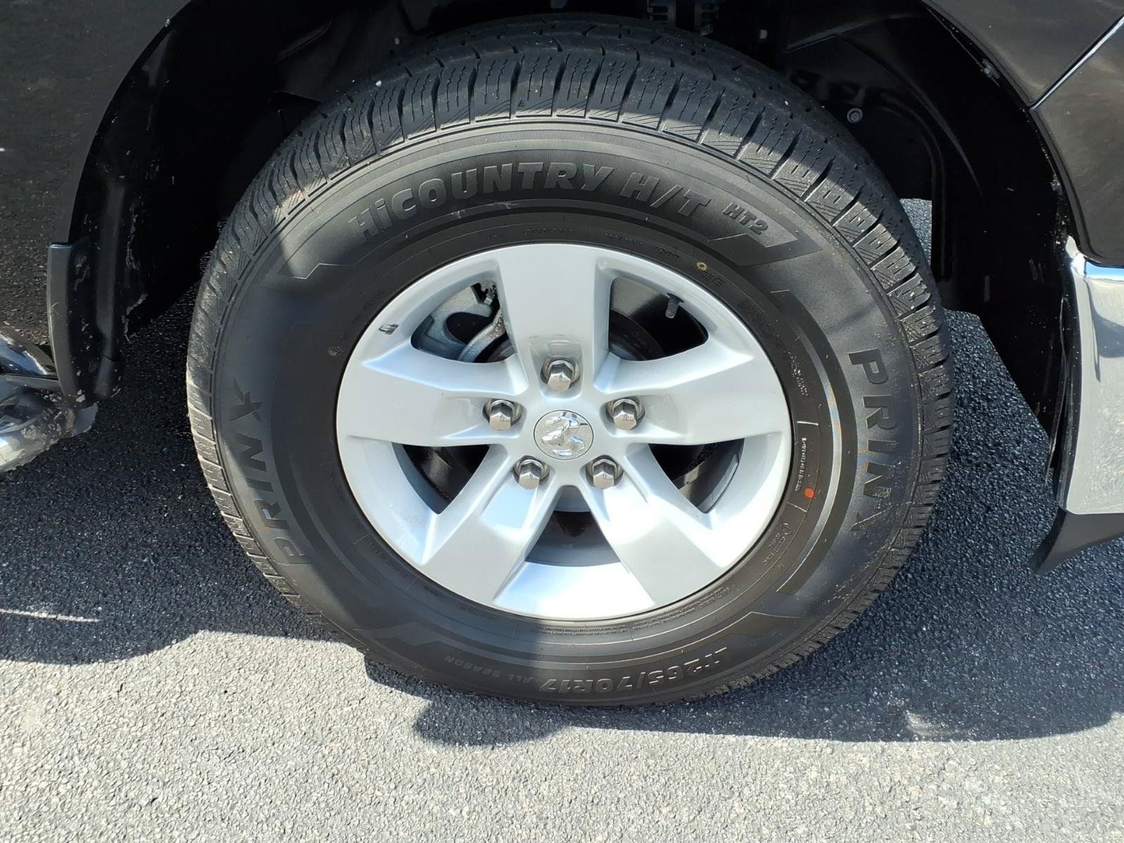 Used 2019 RAM 1500 Tradesman w/ Chrome Appearance Group RWD image 7